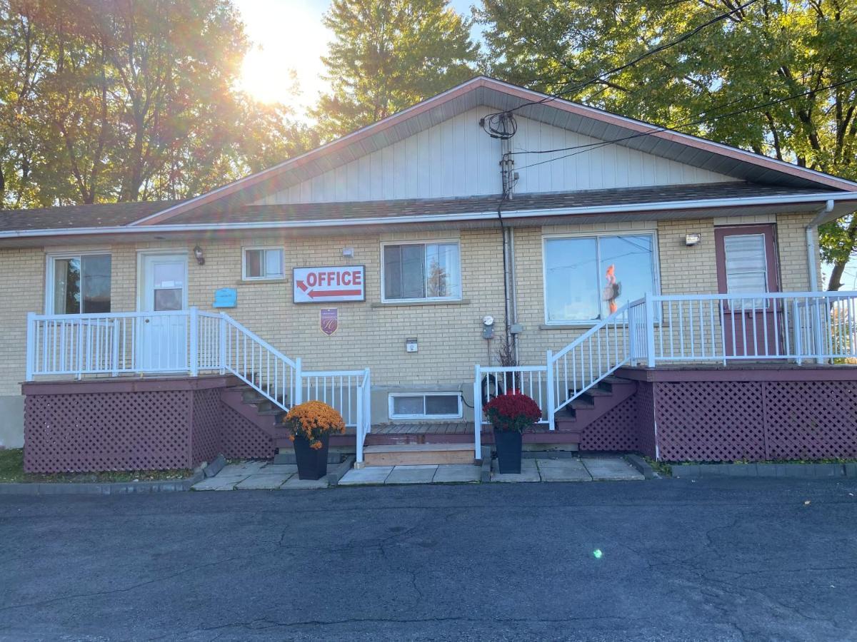Motel Des Erables Coteau-du-Lac Exterior foto